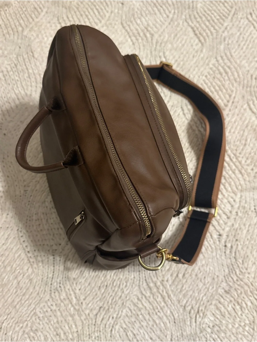 Women’s Brown Leather Messenger Bag - Classic Carry